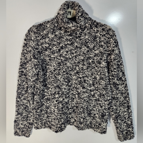 Ann Taylor Sweaters - ANN TAYLOR Black and White Sweater, Size Med